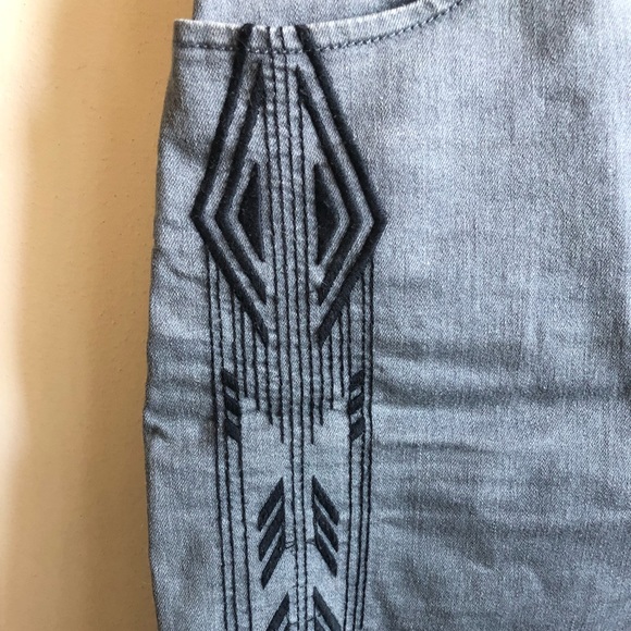 Tribal denim skirt - Picture 3 of 5